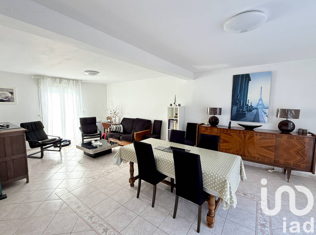 Photo 1 - Maison à MENIL