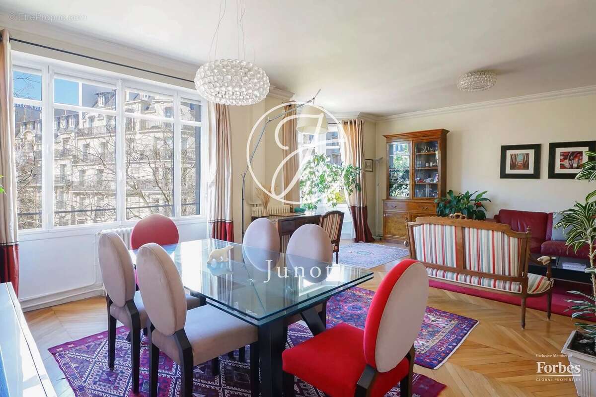 Paris 16e - AUTEUIL / VERSAILLES - Appartement à vendre - 6 pièces - 169,59m² Carrez - 4 chambres - Vues dégagées. - photo 2