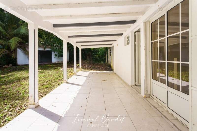 Maison à BAIE-MAHAULT