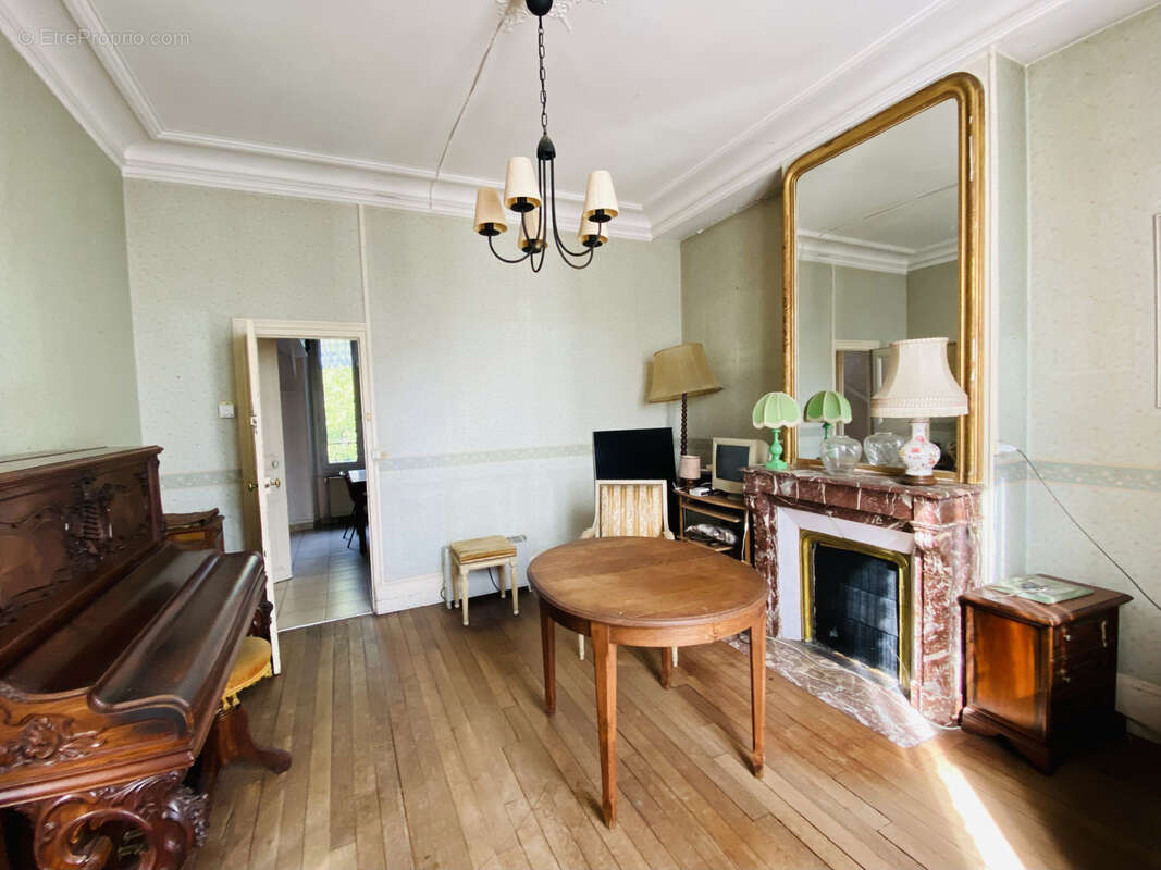 Maison à MONTEREAU-FAULT-YONNE