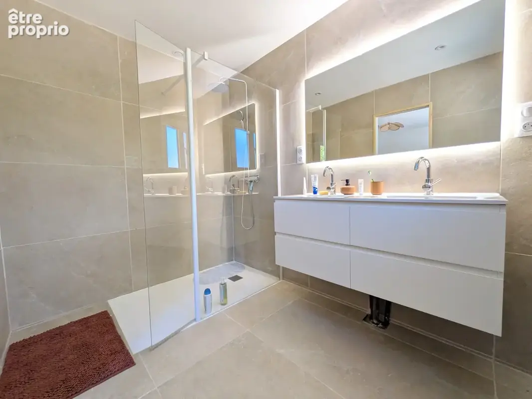 maison plain pied rénovée su 1000m2 de parcelle - photo 11