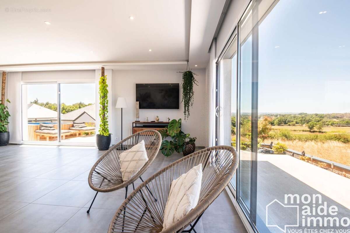 Maison à SAINTE-RADEGONDE