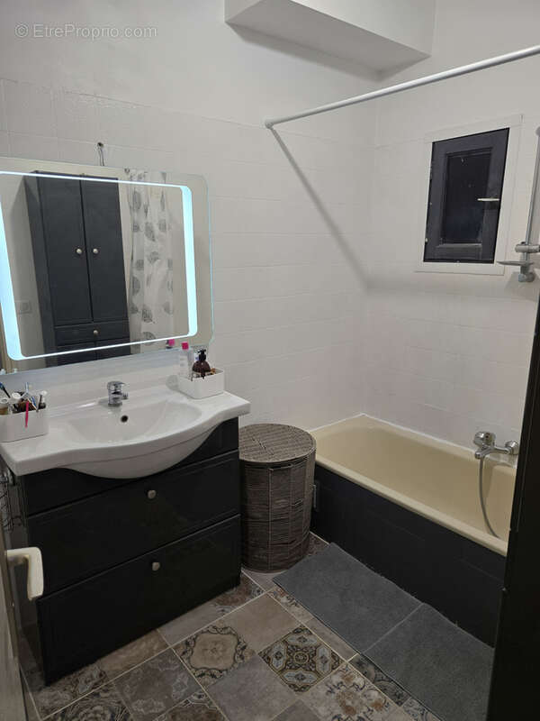 Appartement à SAINT-MARTIN-DU-VAR