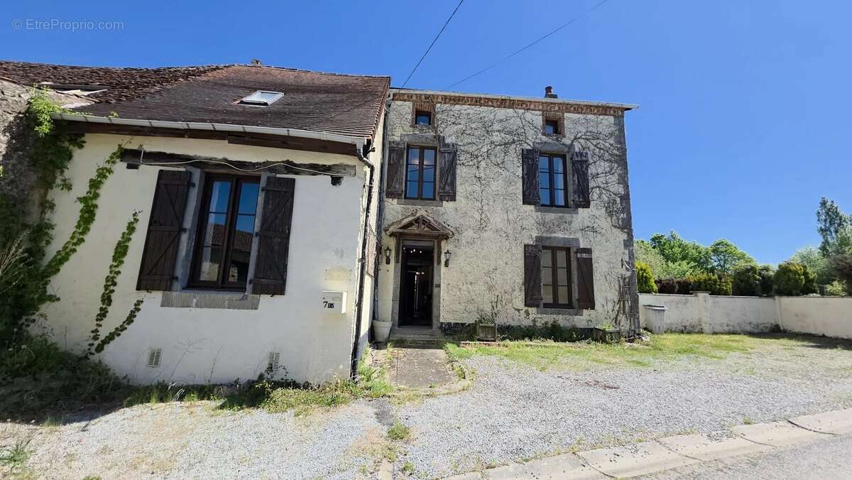 Maison à MAGNAC-LAVAL