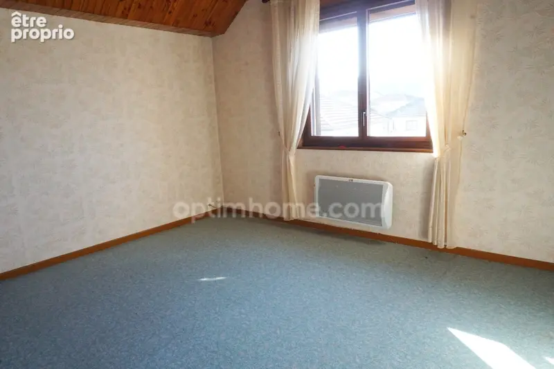 Maison de 155 m² à vendre en excellent état, 4 chambres, 6 pièces et spacieux garage - photo 14