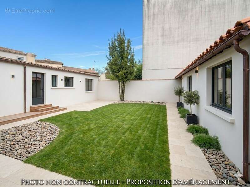 Maison à SAINT-JEAN-D'ANGELY