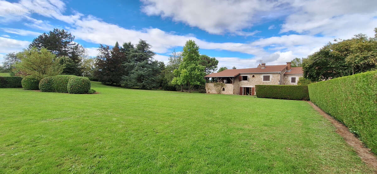 Maison à ISSERTEAUX