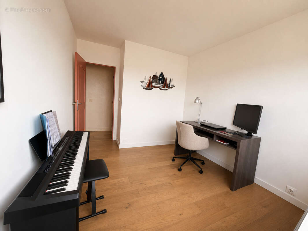 Appartement à COURBEVOIE