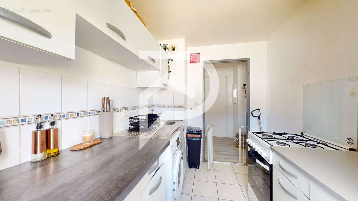 Appartement à CHANTELOUP-LES-VIGNES