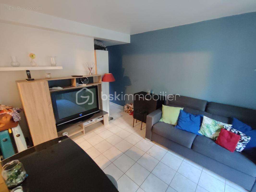 Appartement à SAVIGNY-LE-TEMPLE