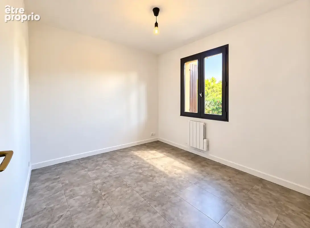 Maison T5 de 101 m2  avec jardin de 500m2 à Camps-la-Source 83170 - photo 15
