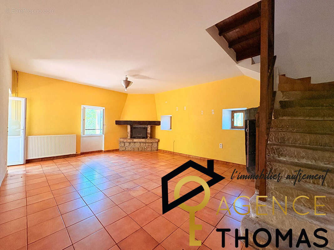 Maison en pierre 164m2 composée de deux logements Largentière - photo 8