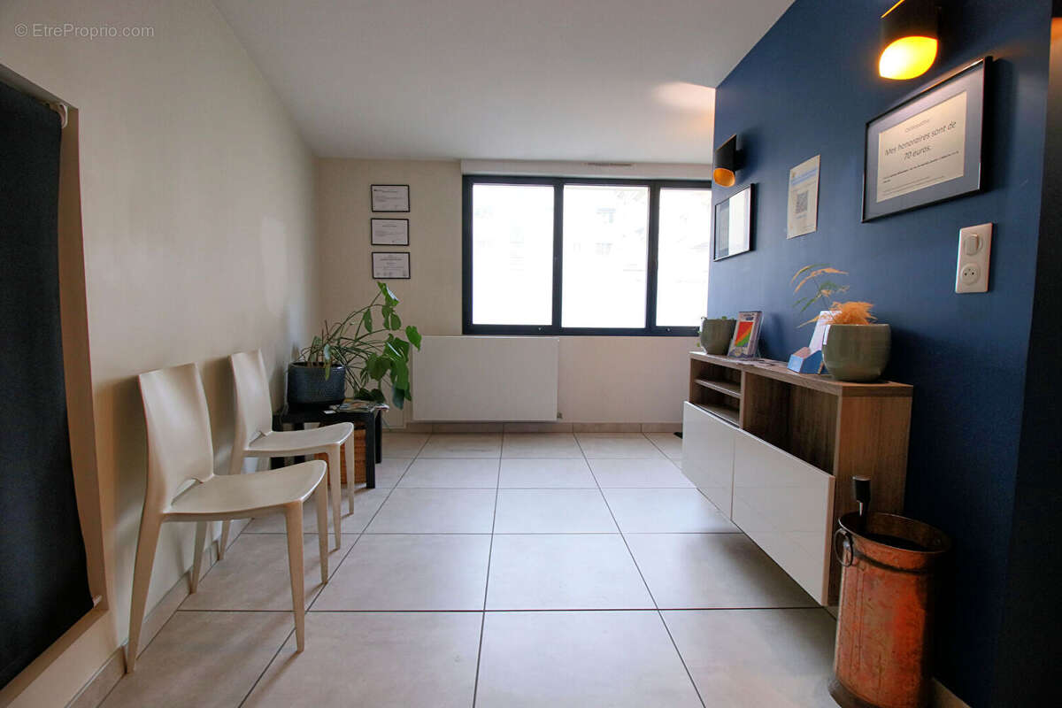 A vendre - appartement t2 - secteur cathedrale - photo 3