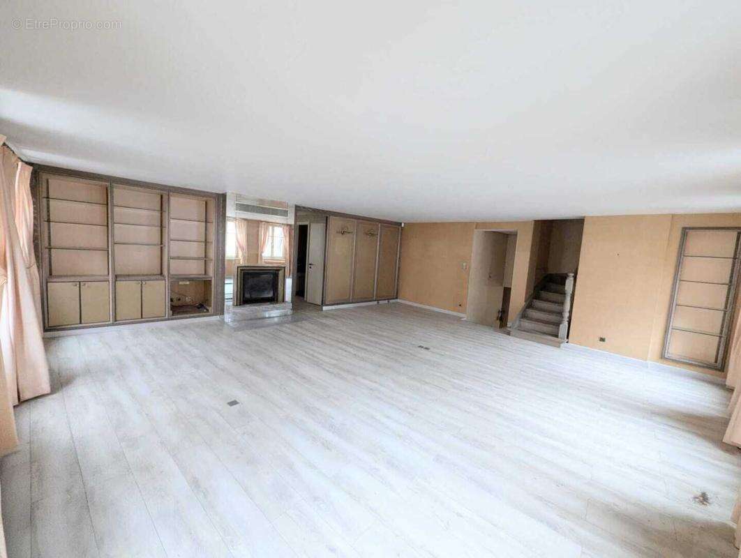 225 000 € - Immeuble avec revenu locatif existant - photo 3