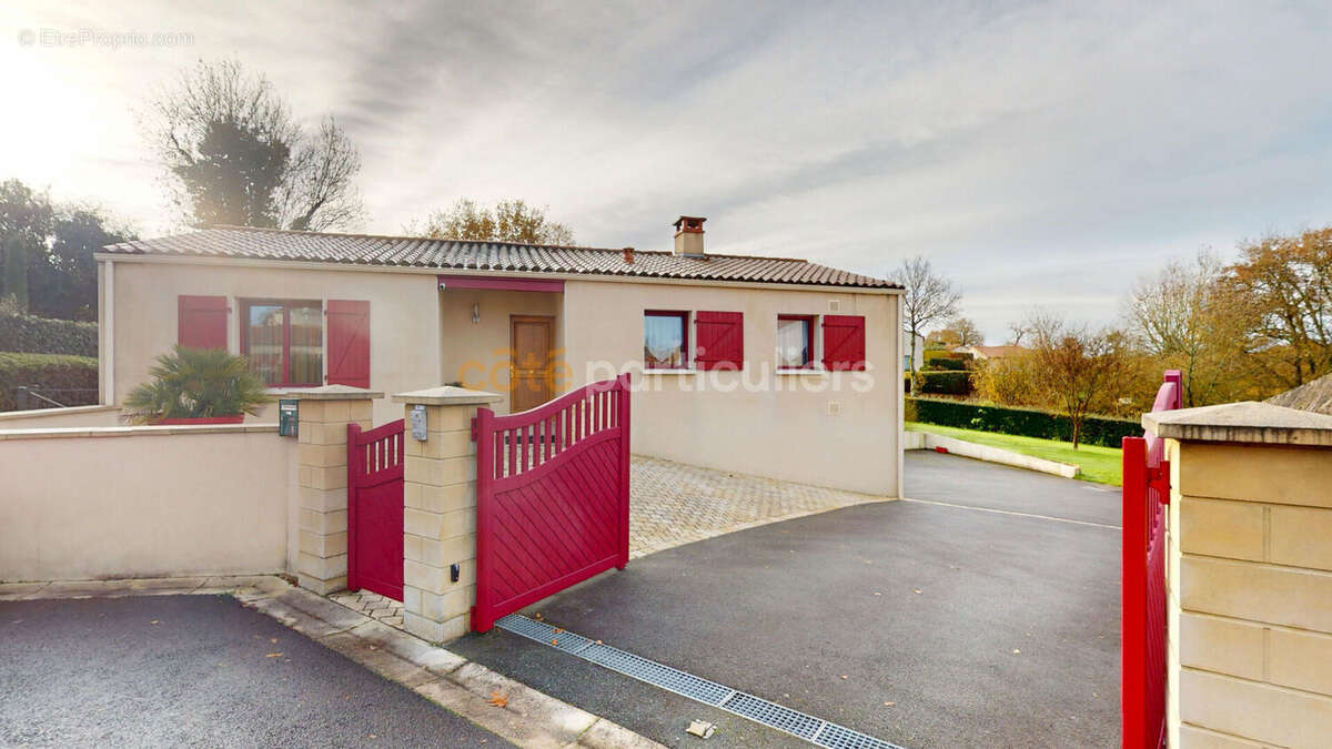 Maison à MORTAGNE-SUR-SEVRE