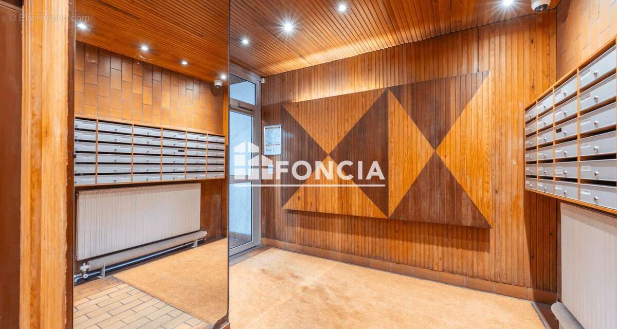 Appartement à PARIS-20E