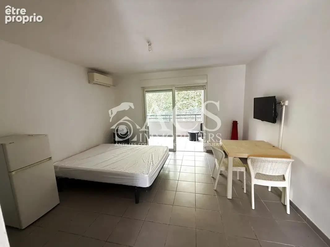 STUDIO meublé vue jardin ANSE MITAN - photo 2