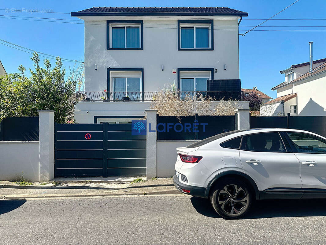 Maison à SAVIGNY-SUR-ORGE