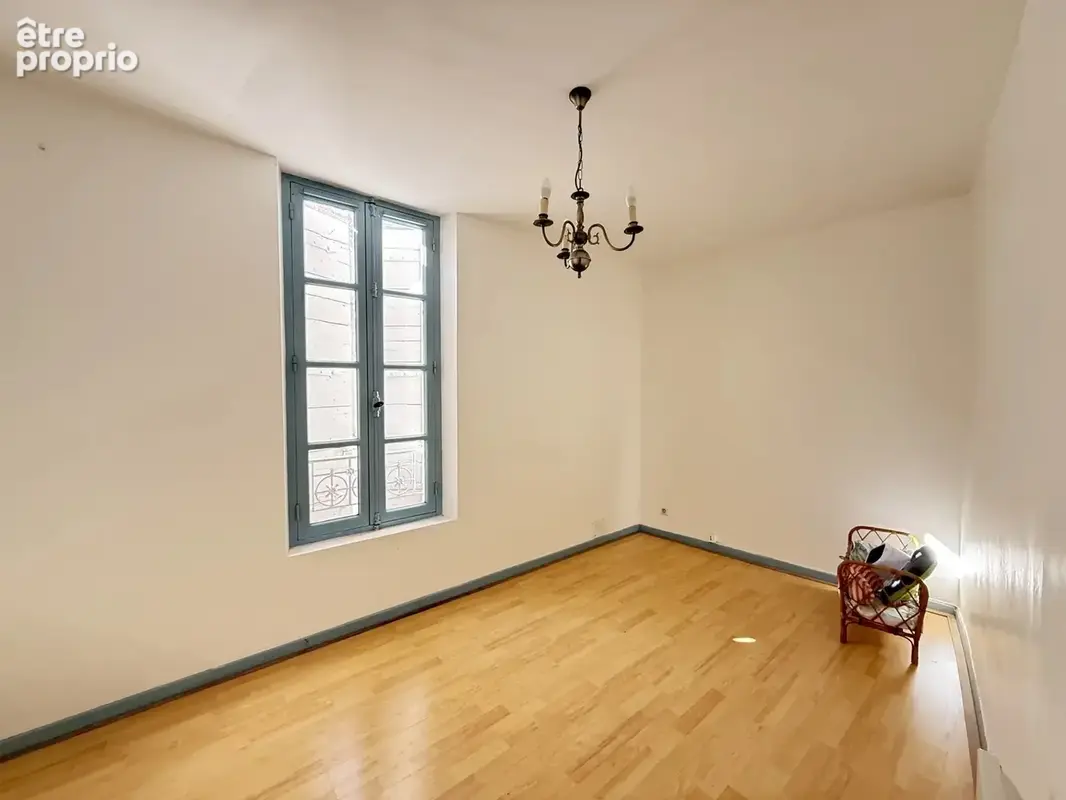 Immeuble avec balcon et terrasse. - photo 9