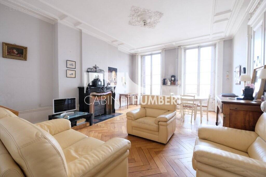 Appartement à SAINT-ETIENNE