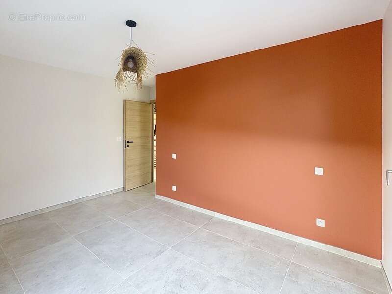 Maison à SAINT-CERGUES