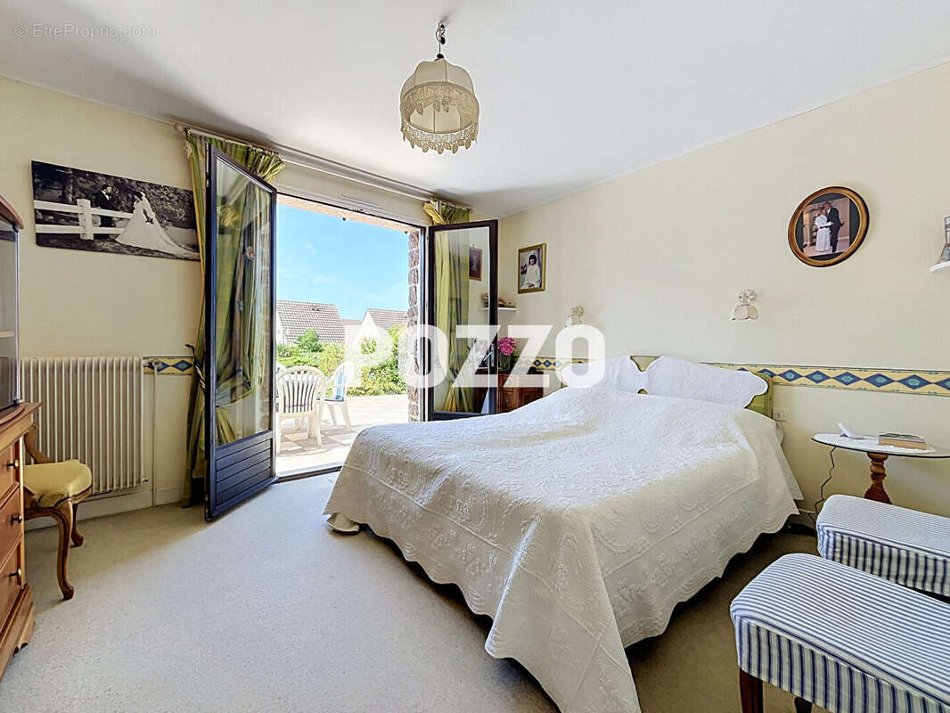 Maison Saint Martin de Bréhal 6 pièces 129 m2 environ - photo 6