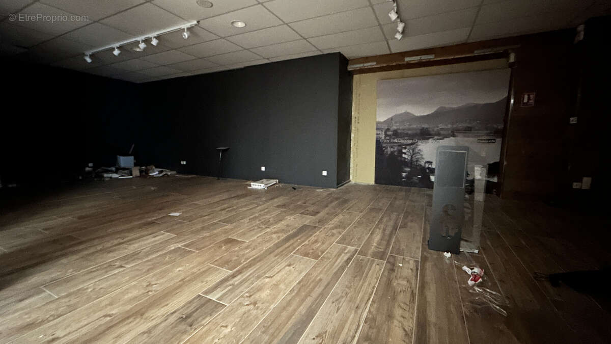 Commerce à BOURG-DE-PEAGE