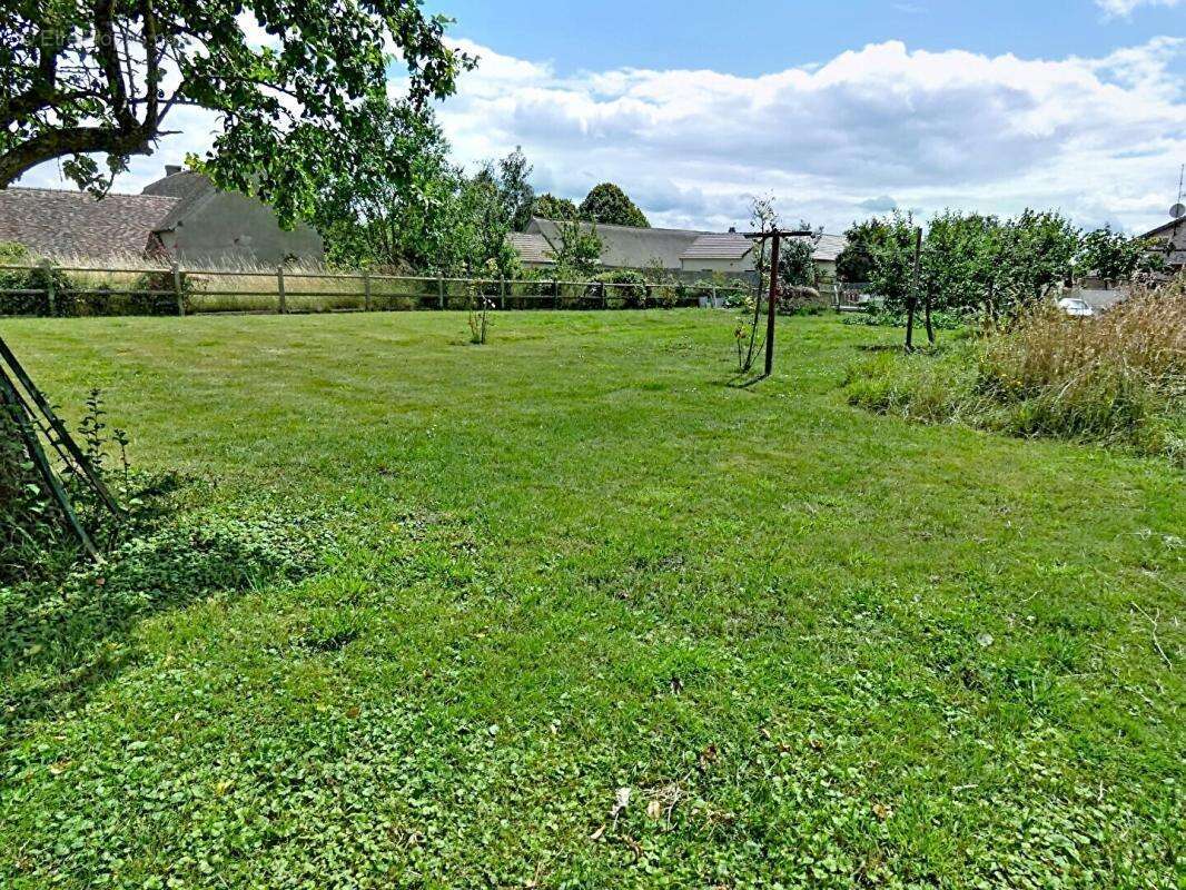 Terrain clos viabilisé (647 m²) - photo 2