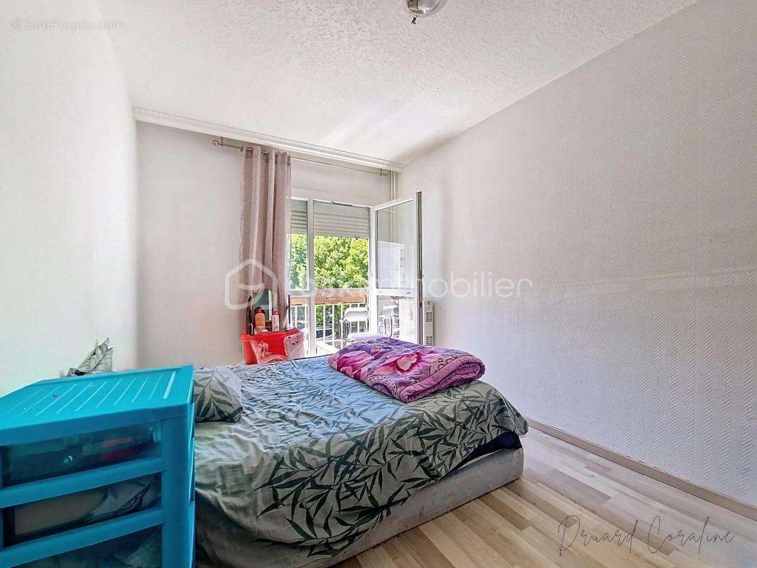 Appartement à LE PONT-DE-CLAIX