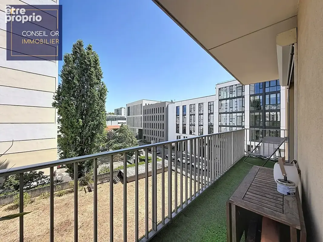 T3 - 69 m2 - 2 chambres - balcon - parking et cave - photo 13