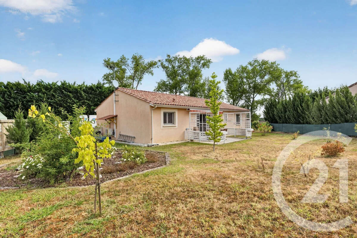 Maison 87 m² à Le Fieu  - photo 8