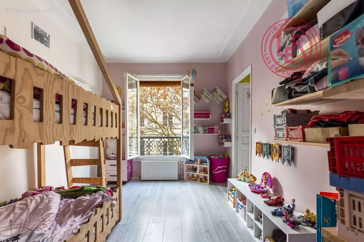 Appartement à PARIS-10E