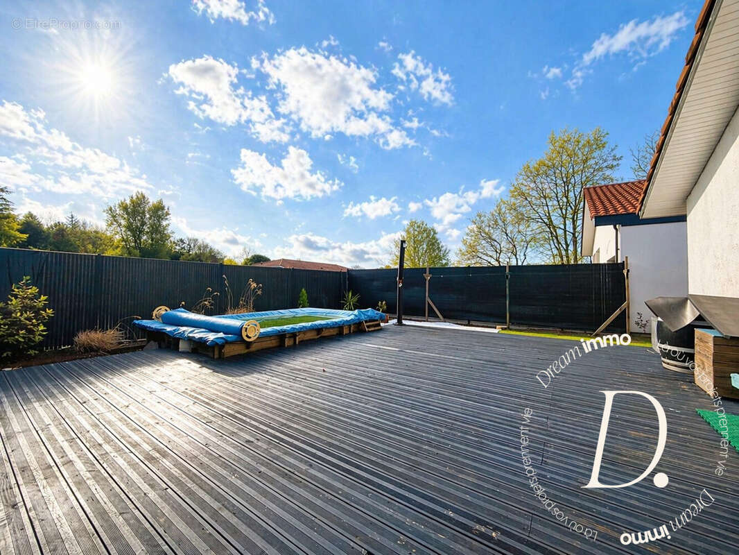 Maison à SAINT-MICHEL-ESCALUS