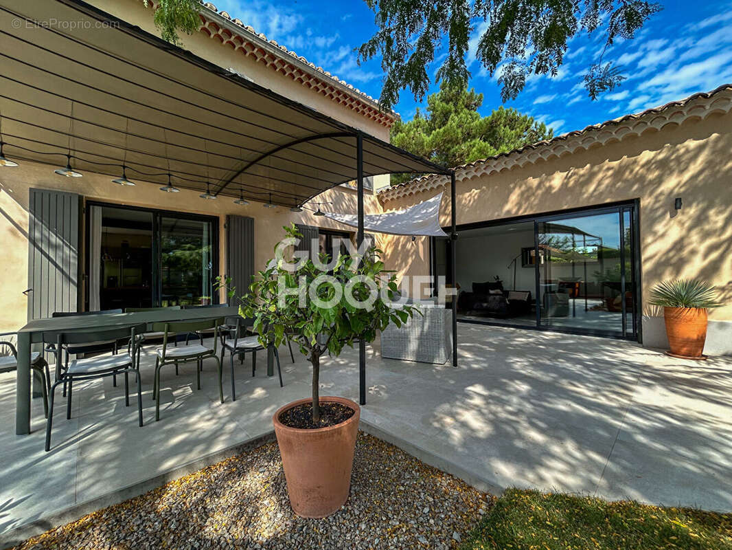 Maison à CHATEAUNEUF-DE-GADAGNE