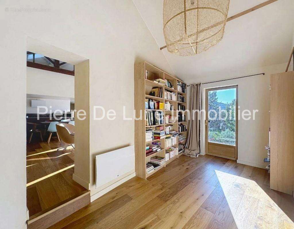 Maison à NEUVILLE-SUR-SAONE