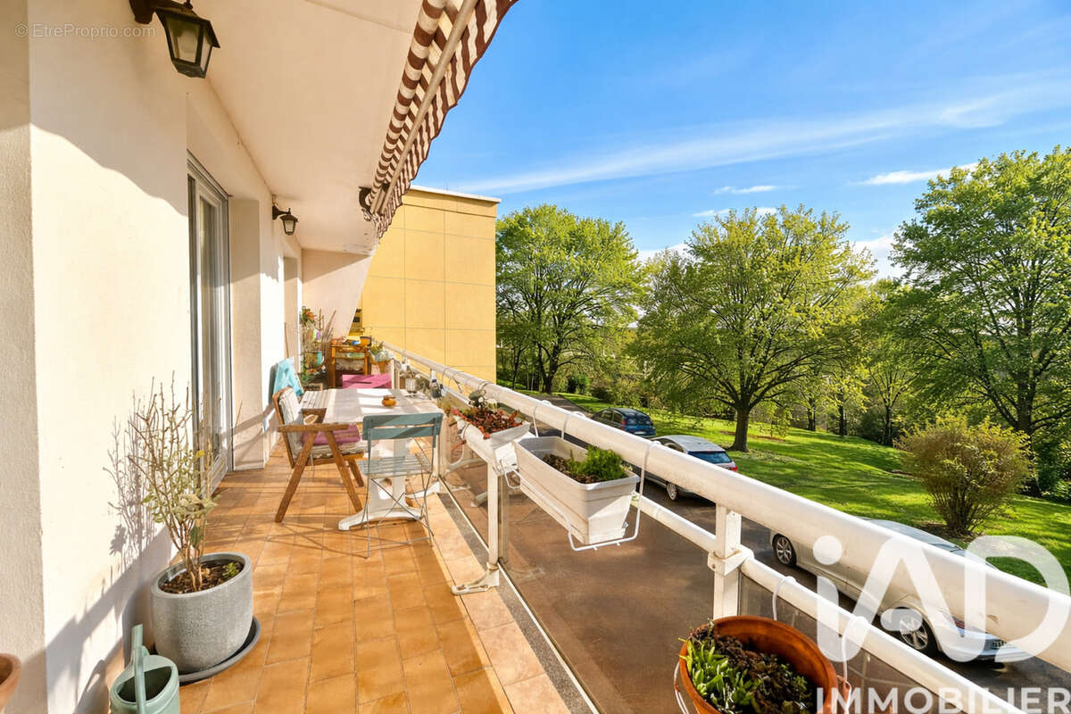 Photo 2 - Appartement à COLLONGES-AU-MONT-D'OR