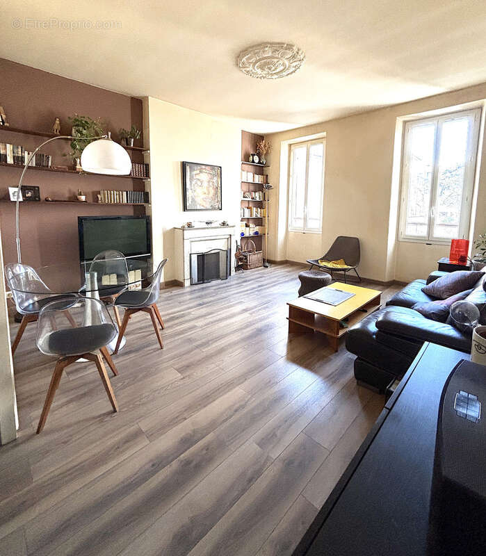 Appartement à MARSEILLE-6E