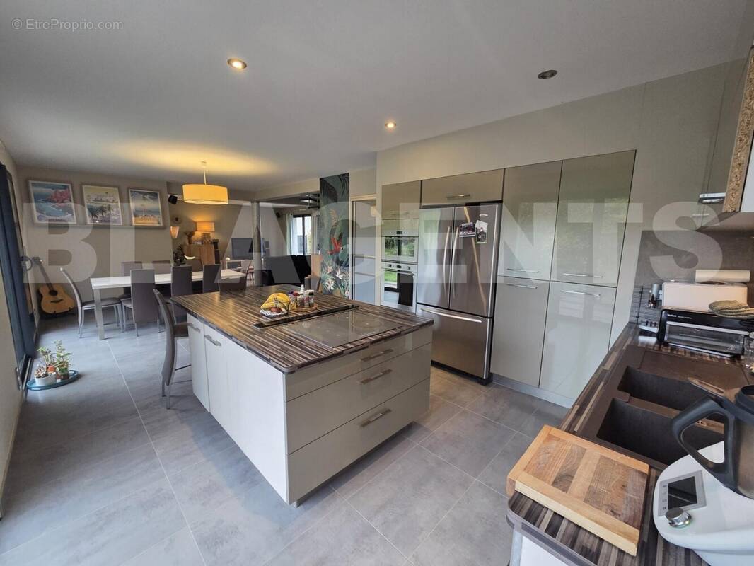 20251107_165613 - Maison à CHANGE