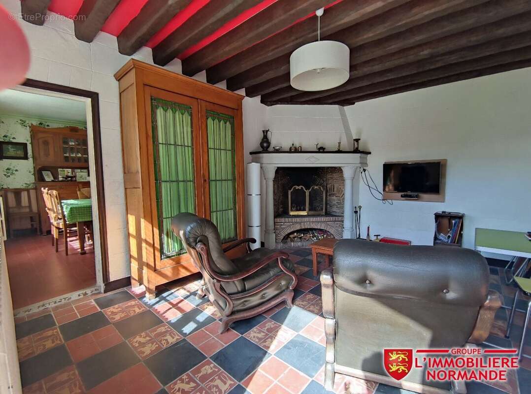 Maison à FONTAINE-SOUS-JOUY