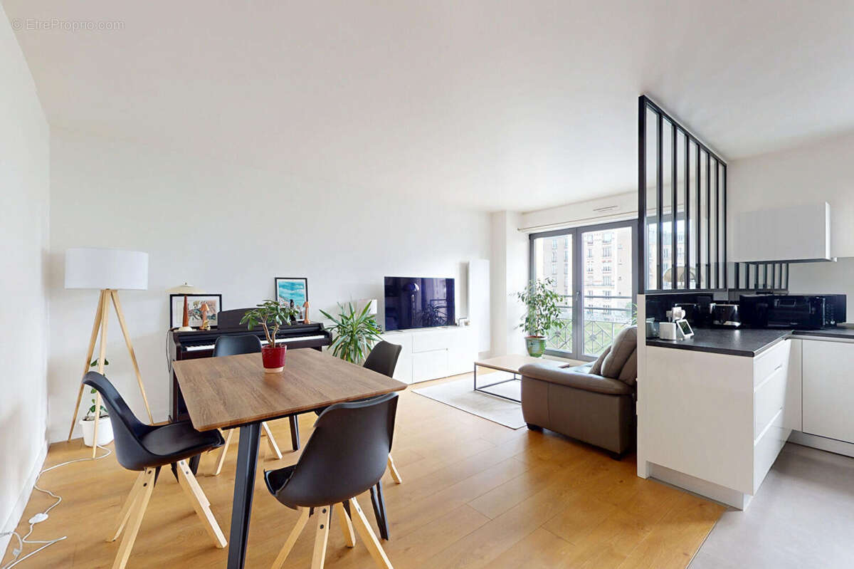Appartement à PARIS-17E