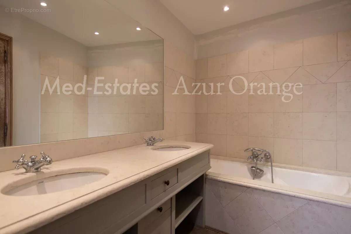 Appartement à SAINT-TROPEZ