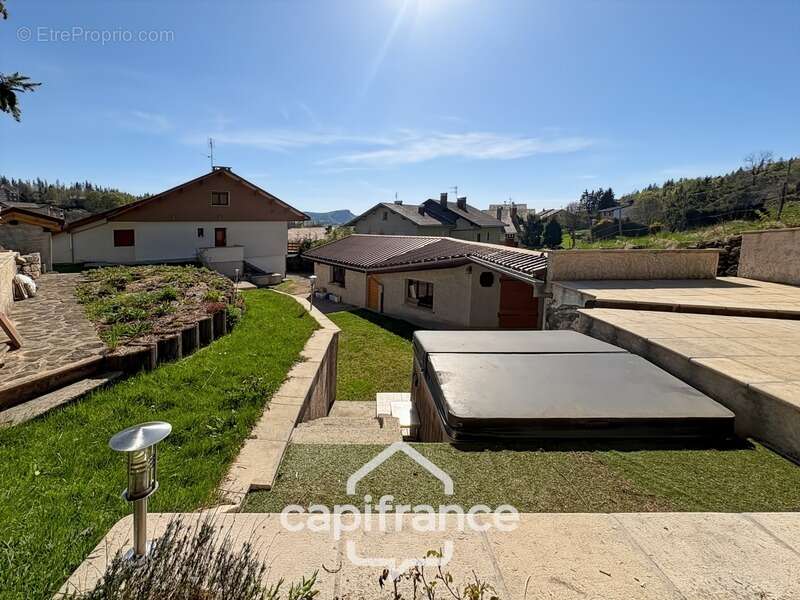 Maison à vendre 9 pièces avec appartement indépendant LES ROUSSES (39) - photo 2