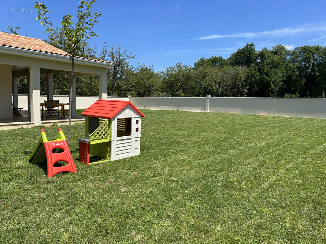 Maison à TERRASSON-LAVILLEDIEU