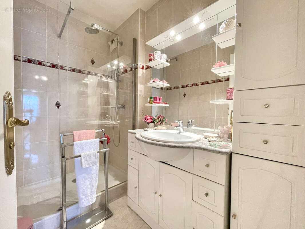 Appartement à HEROUVILLE-SAINT-CLAIR