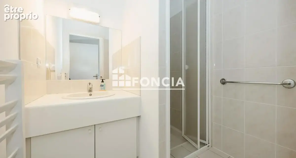 SAINT-GRÉGOIRE – Centre-ville - Appartement de 104 m2 avec terrasse de 30 m2 en dernier étage - photo 12