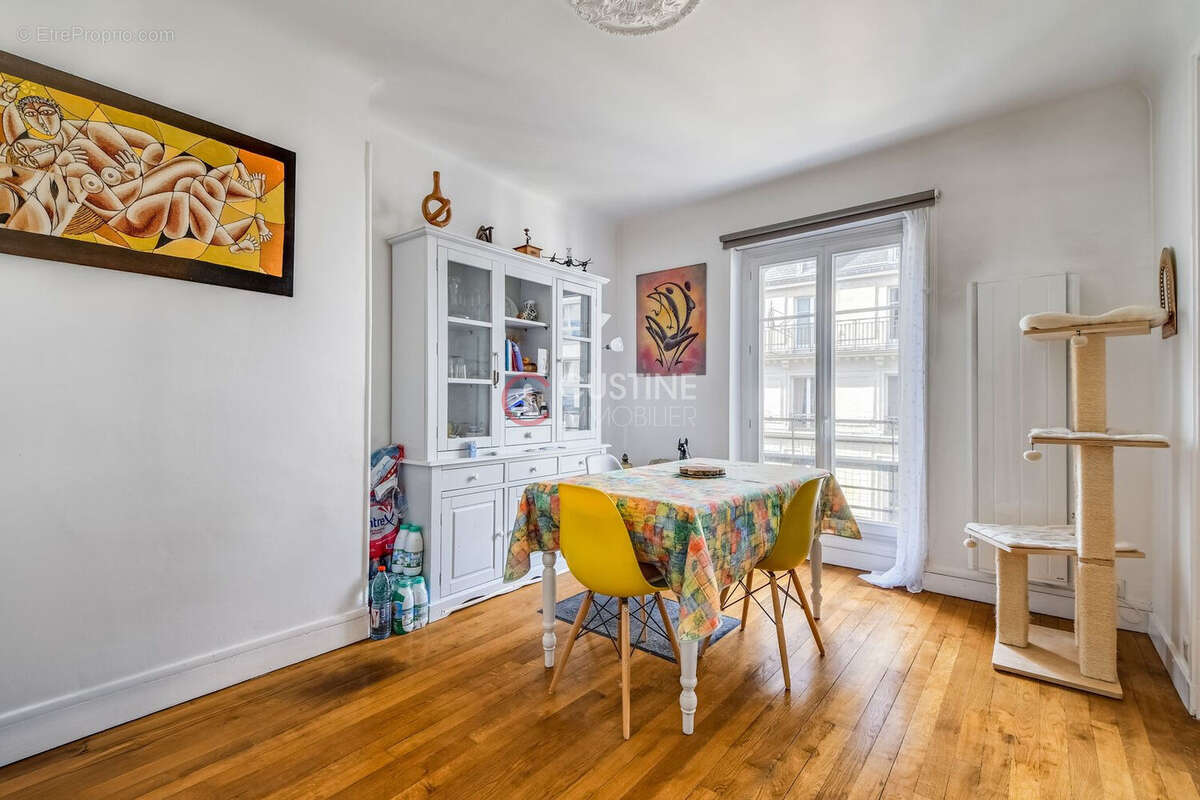 Appartement à PARIS-18E