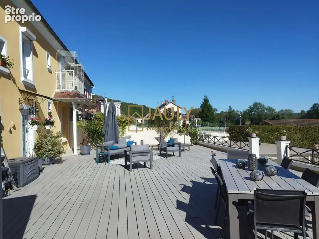 Maison 7 pièces 227 m² à vendre à Saint-Jean-Les-Deux-Jumeaux (77660) - photo 2