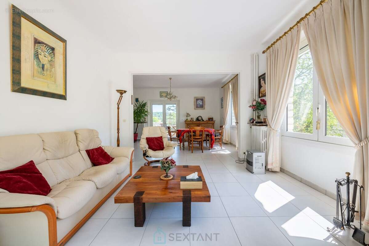 Voici une propriété au calme et à proximité de tout ! - photo 9