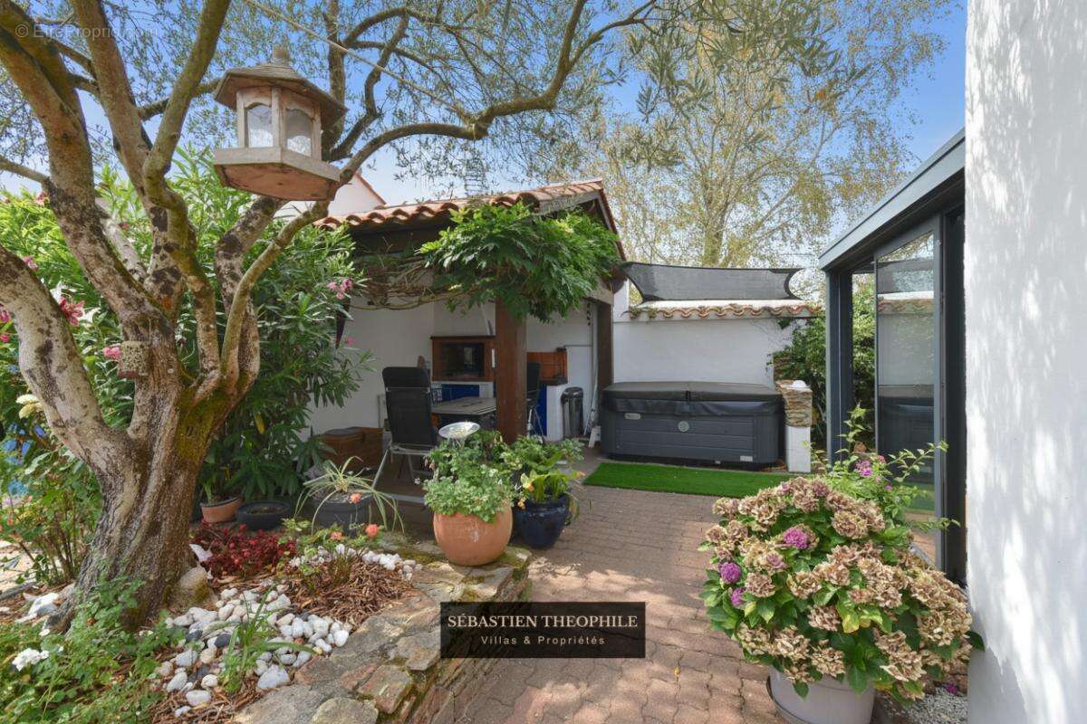 Maison Vendéenne T5 proche Saint Gilles - Authenticité et Confort - photo 10