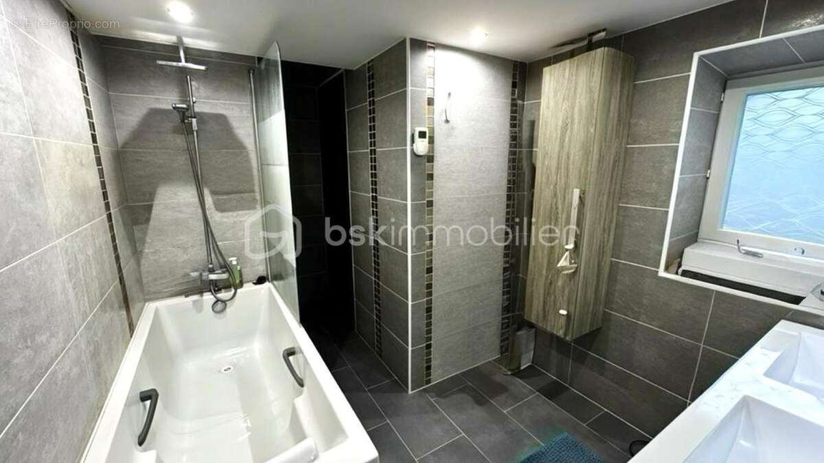 Maison à VIVIER-AU-COURT